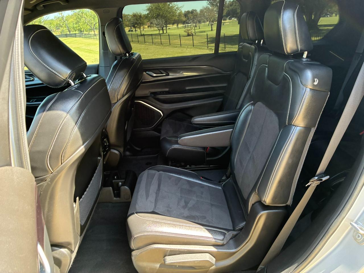 Jeep Grand Cherokee L Laredo 4WD 2022