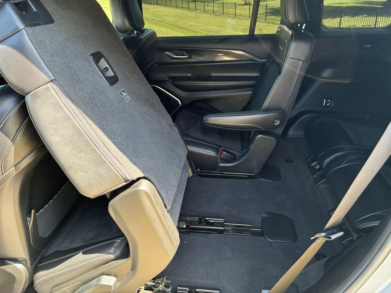 Jeep Grand Cherokee L Laredo 4WD 2022