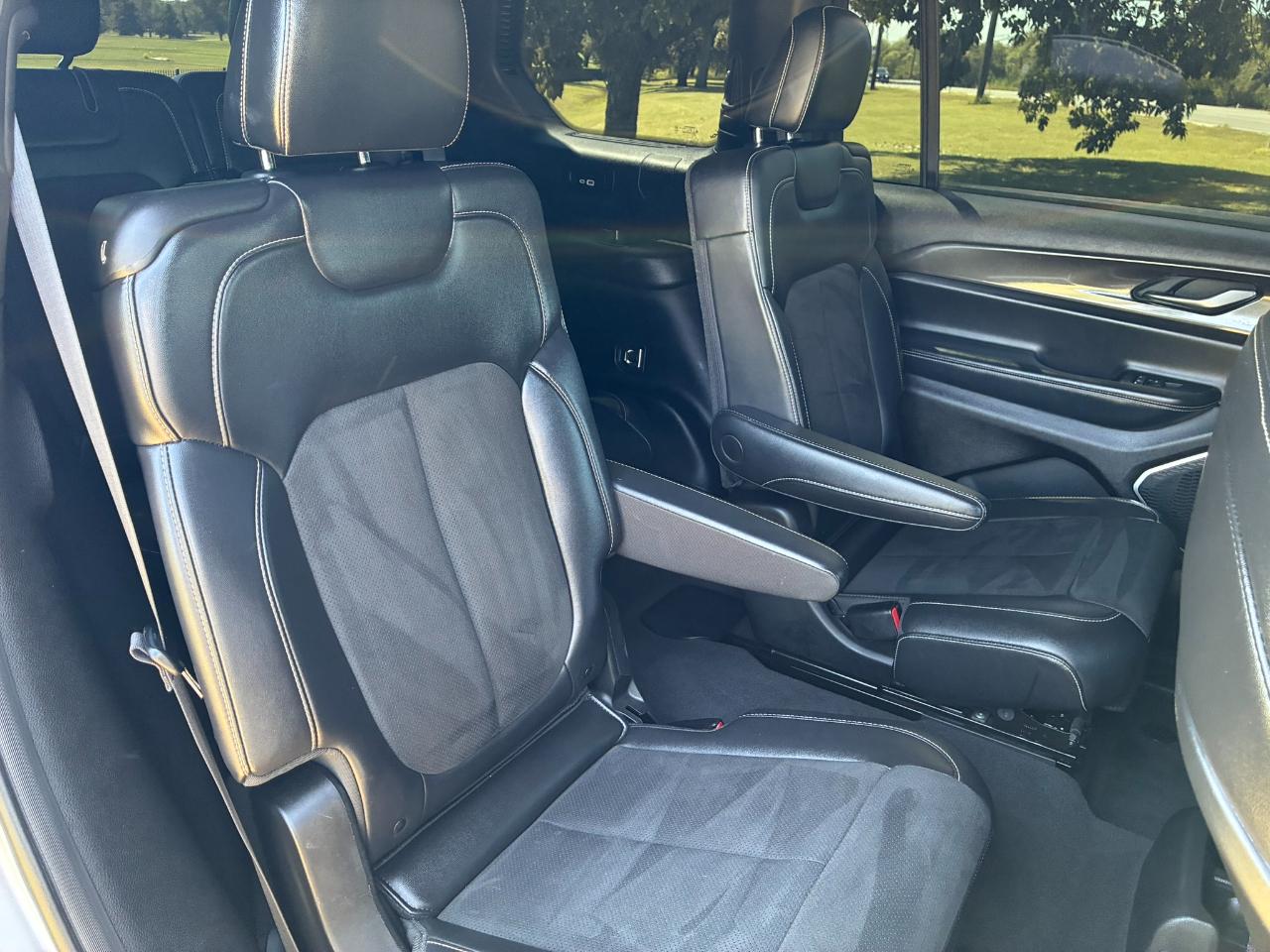 Jeep Grand Cherokee L Laredo 4WD 2022