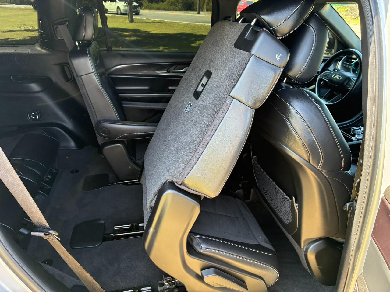 Jeep Grand Cherokee L Laredo 4WD 2022