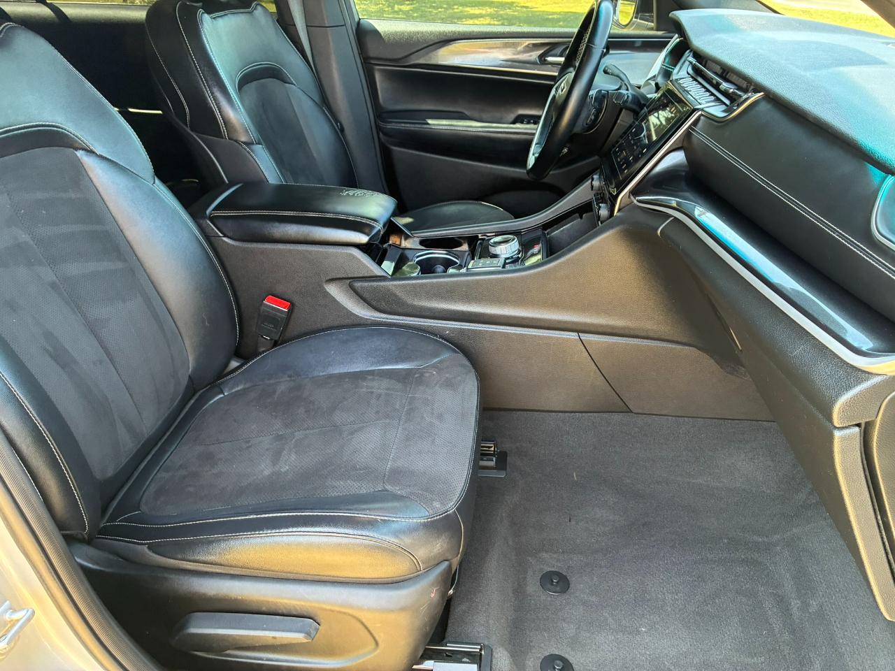 Jeep Grand Cherokee L Laredo 4WD 2022
