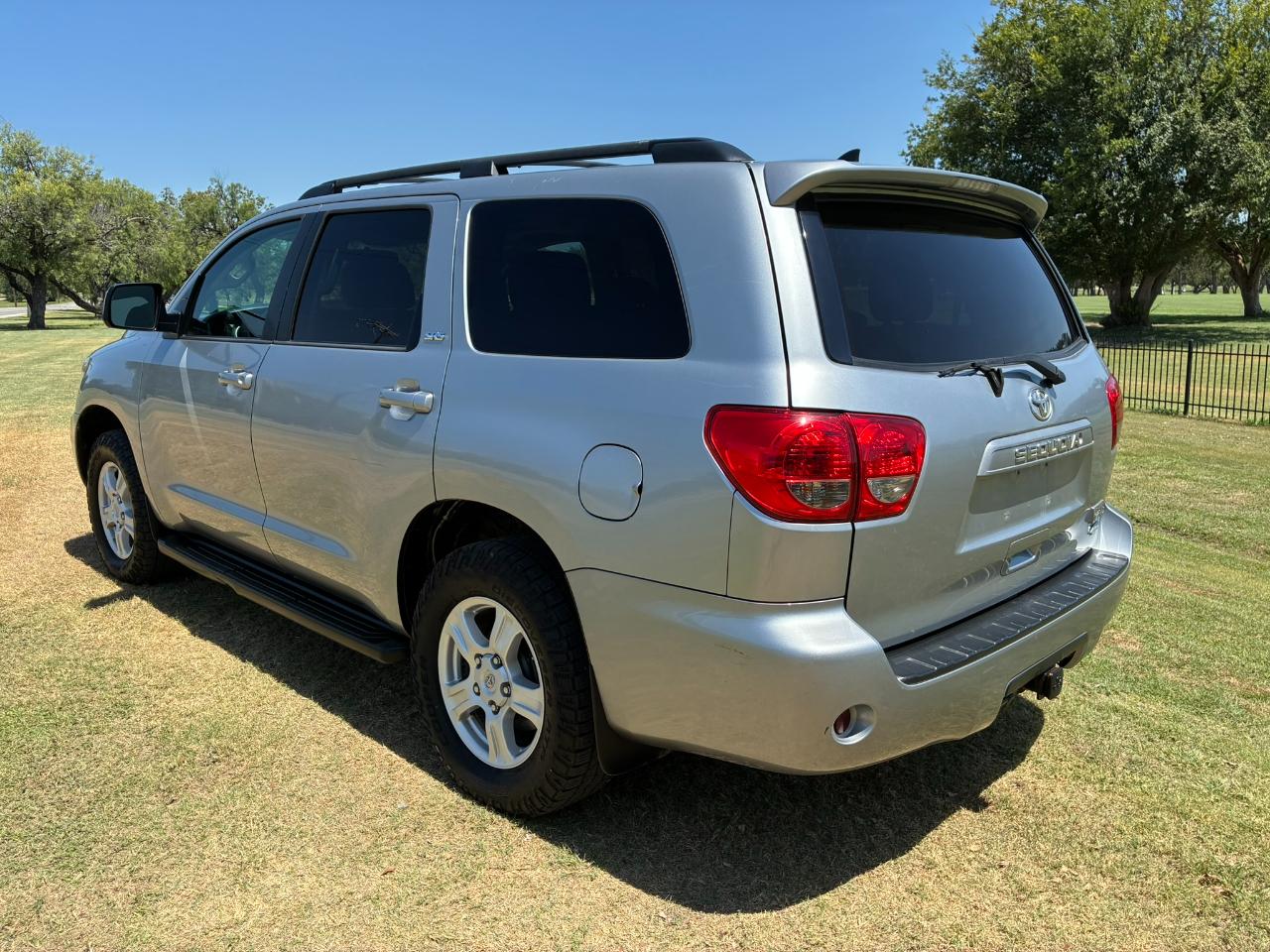 Toyota Sequoia SR5 5.7L 4WD FFV 2015