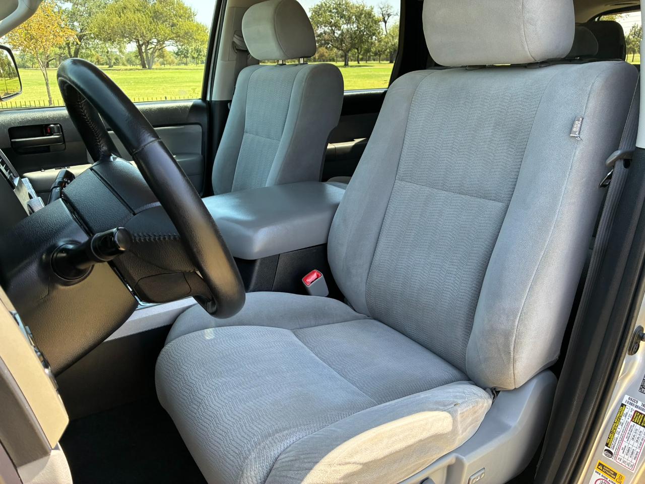 Toyota Sequoia SR5 5.7L 4WD FFV 2015