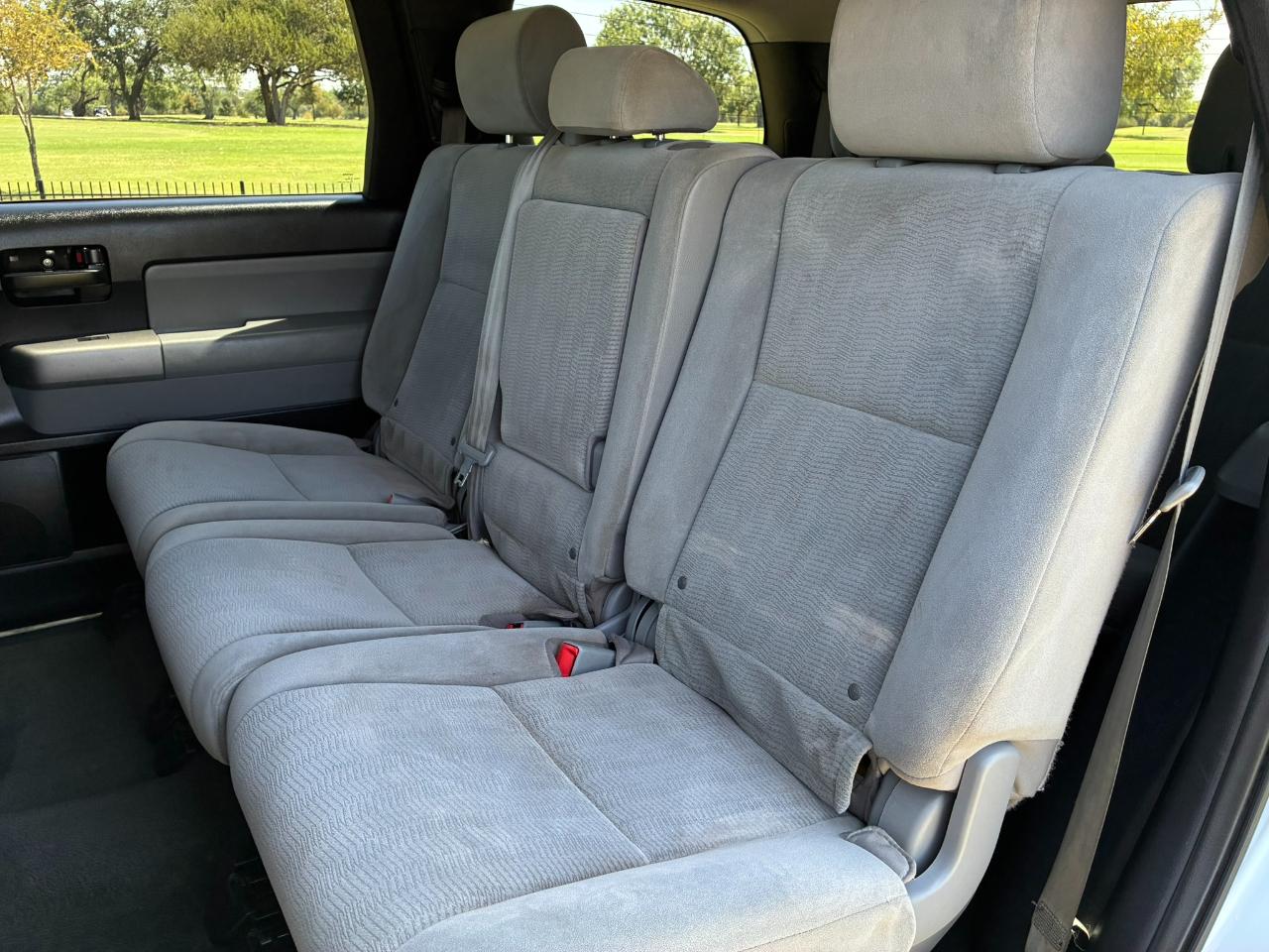 Toyota Sequoia SR5 5.7L 4WD FFV 2015