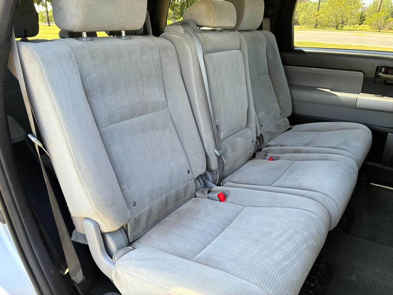 Toyota Sequoia SR5 5.7L 4WD FFV 2015