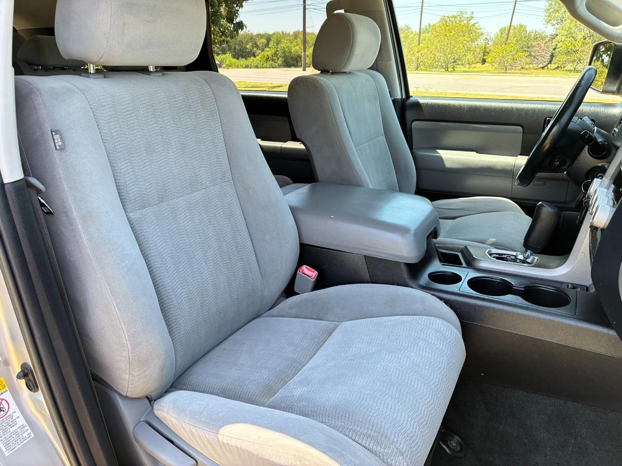 Toyota Sequoia SR5 5.7L 4WD FFV 2015