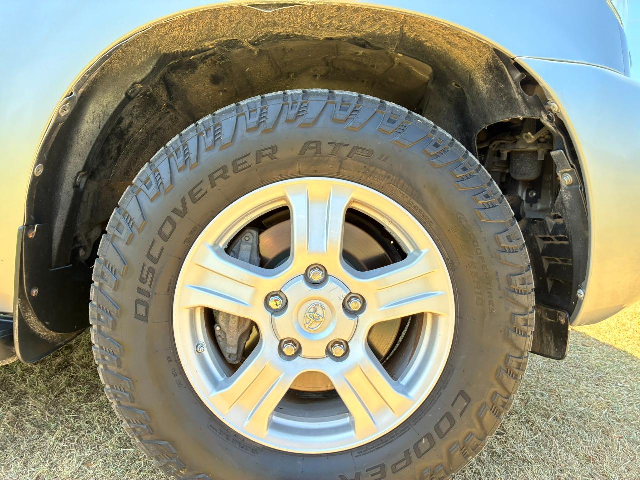 Toyota Sequoia SR5 5.7L 4WD FFV 2015