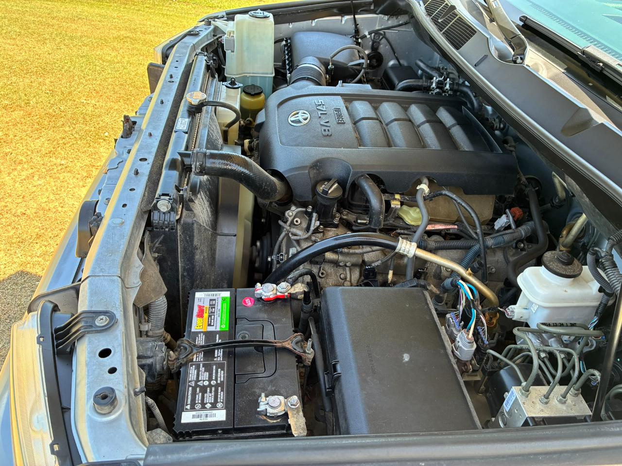 Toyota Sequoia SR5 5.7L 4WD FFV 2015