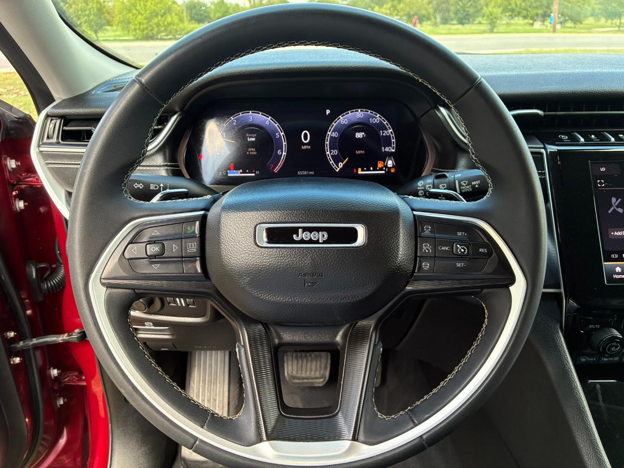 Jeep Grand Cherokee L Laredo 4WD 2023
