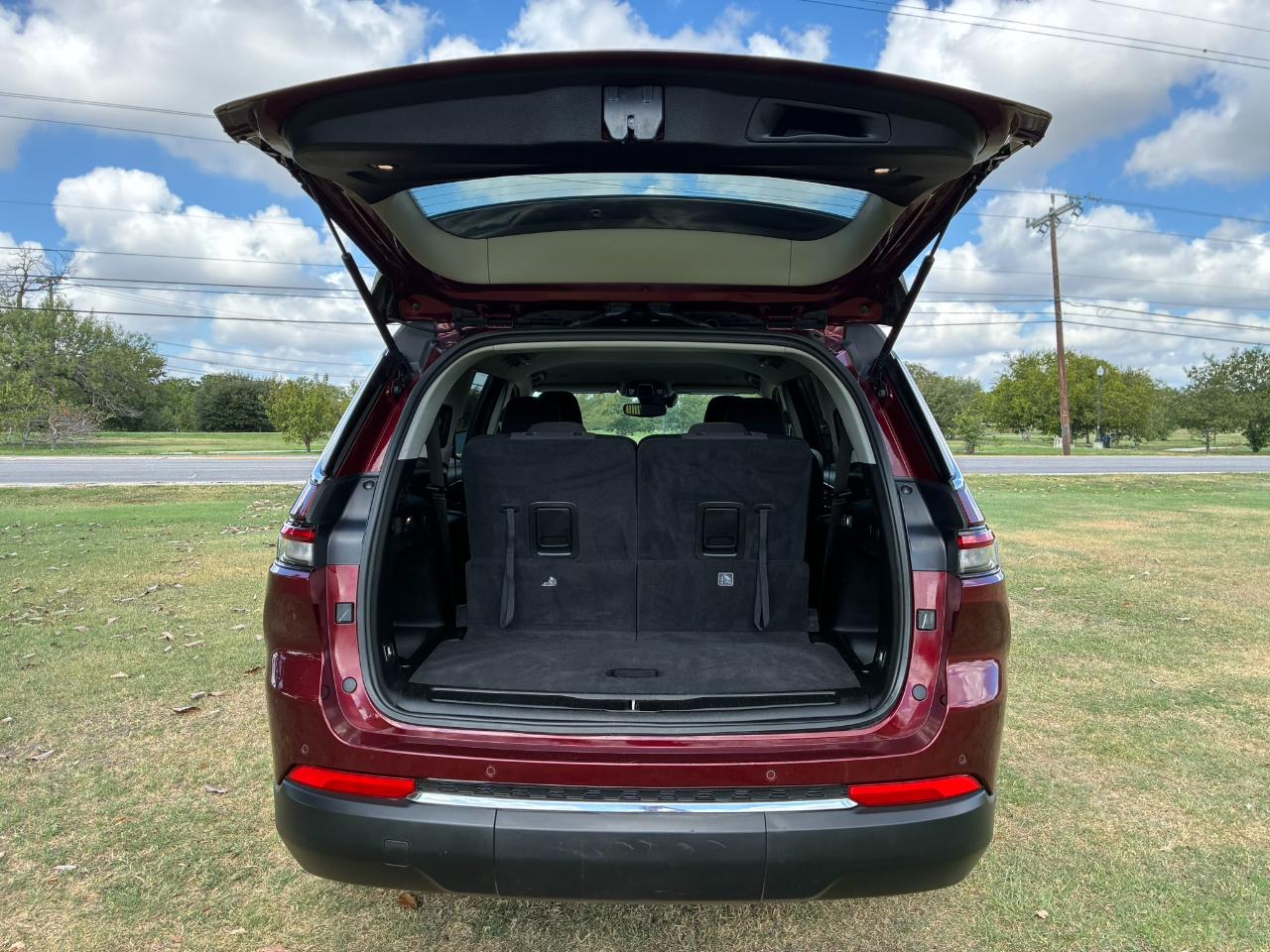 Jeep Grand Cherokee L Laredo 4WD 2023