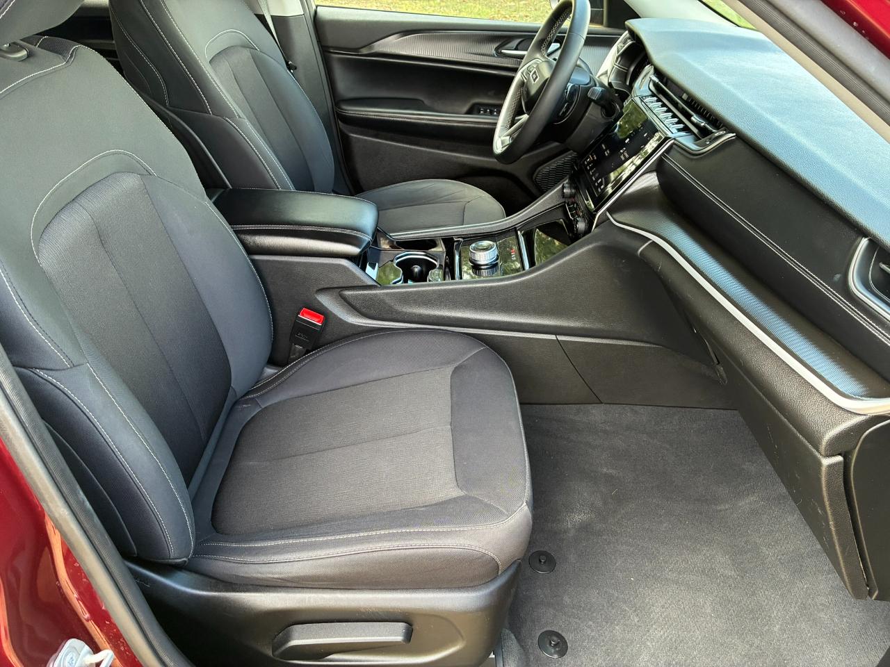 Jeep Grand Cherokee L Laredo 4WD 2023