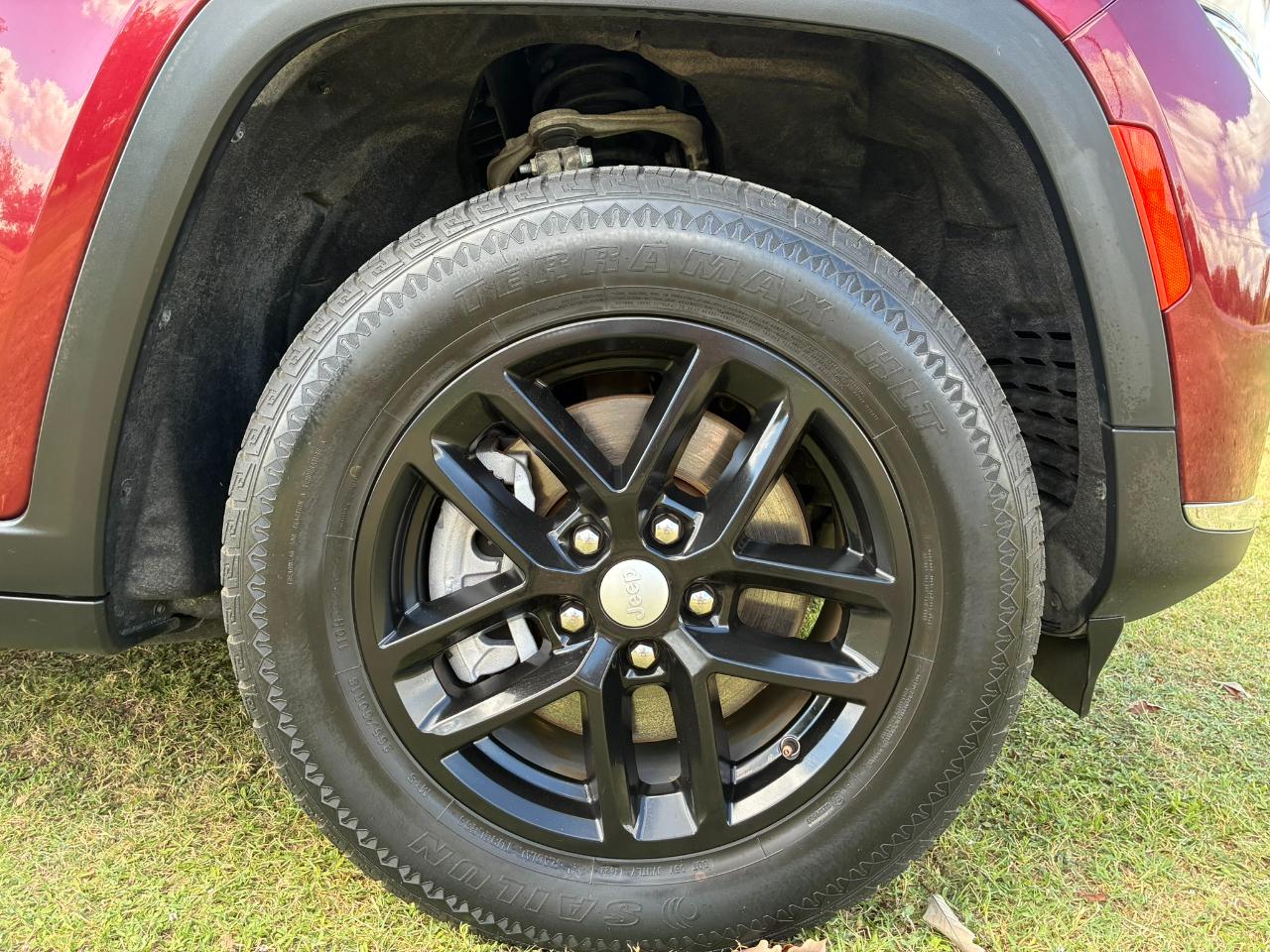Jeep Grand Cherokee L Laredo 4WD 2023