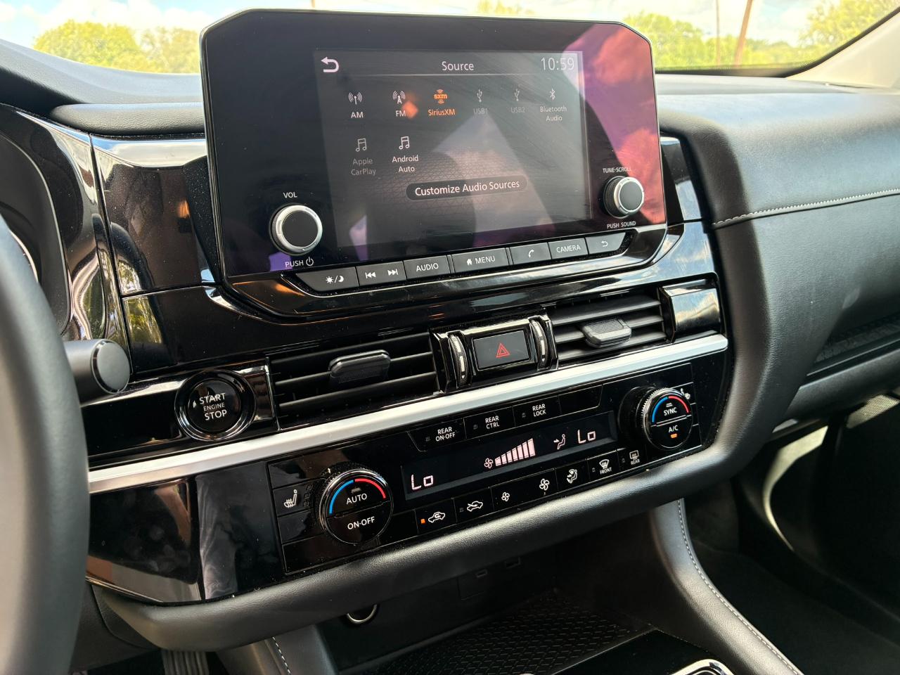 Nissan Pathfinder SV 2025