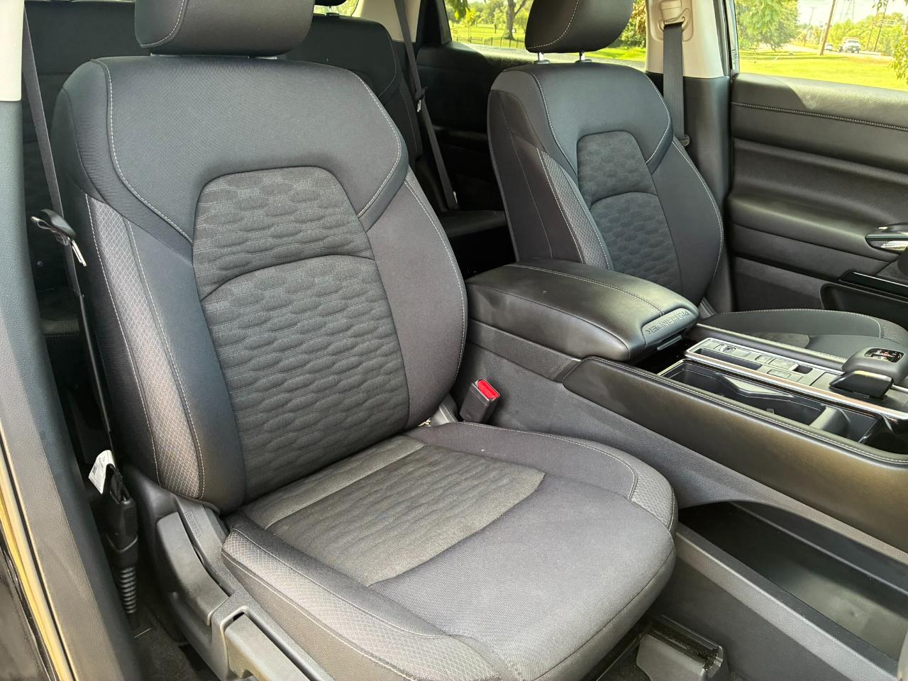 Nissan Pathfinder SV 2025