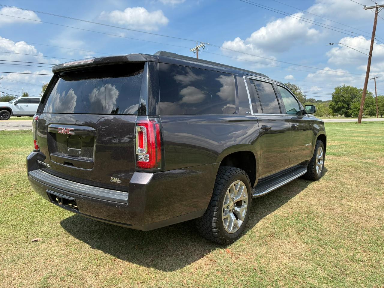 GMC Yukon XL SLT 1/2 Ton 2WD 2015