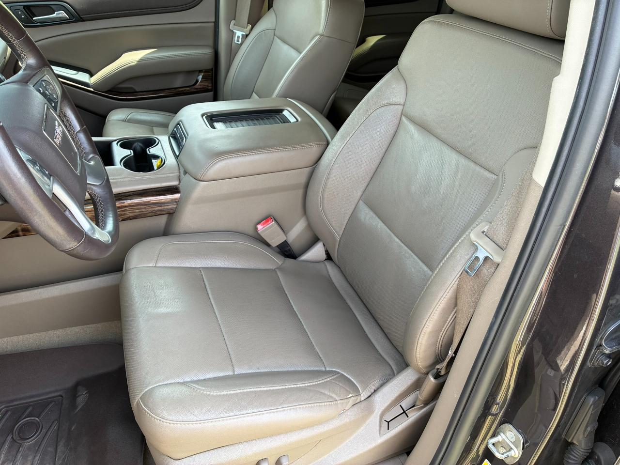 GMC Yukon XL SLT 1/2 Ton 2WD 2015