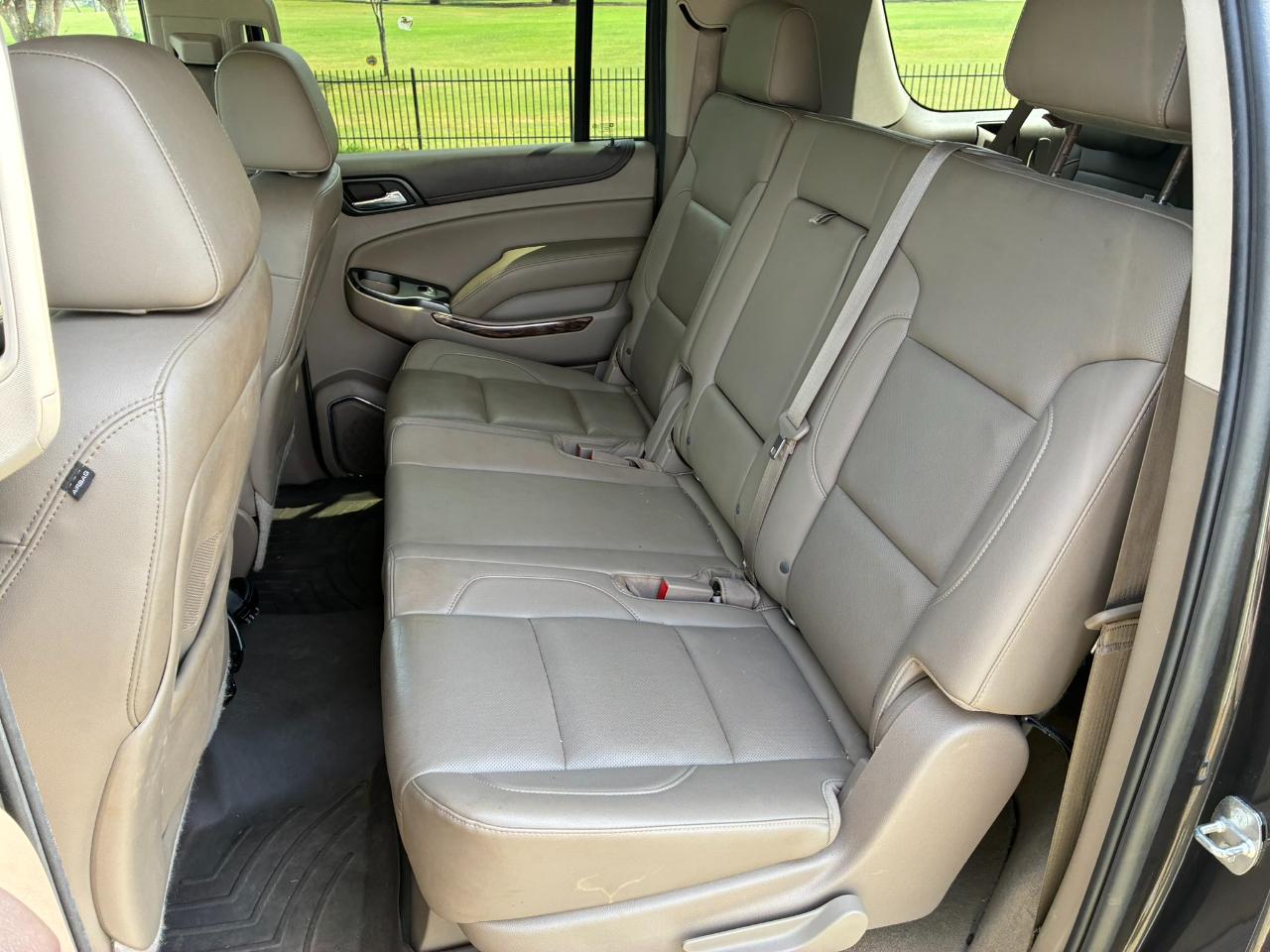 GMC Yukon XL SLT 1/2 Ton 2WD 2015