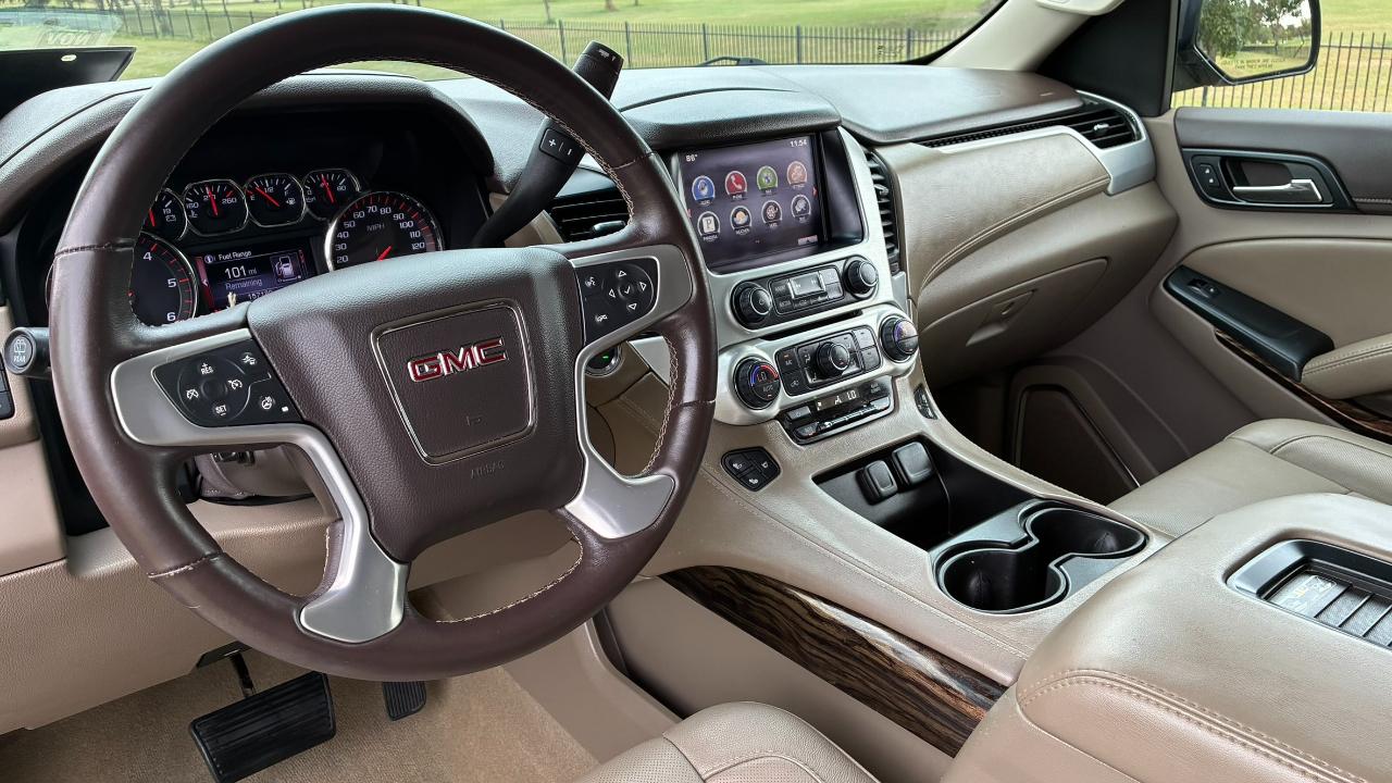 GMC Yukon XL SLT 1/2 Ton 2WD 2015