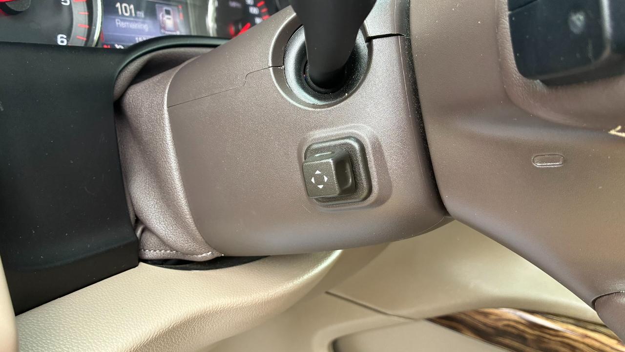 GMC Yukon XL SLT 1/2 Ton 2WD 2015