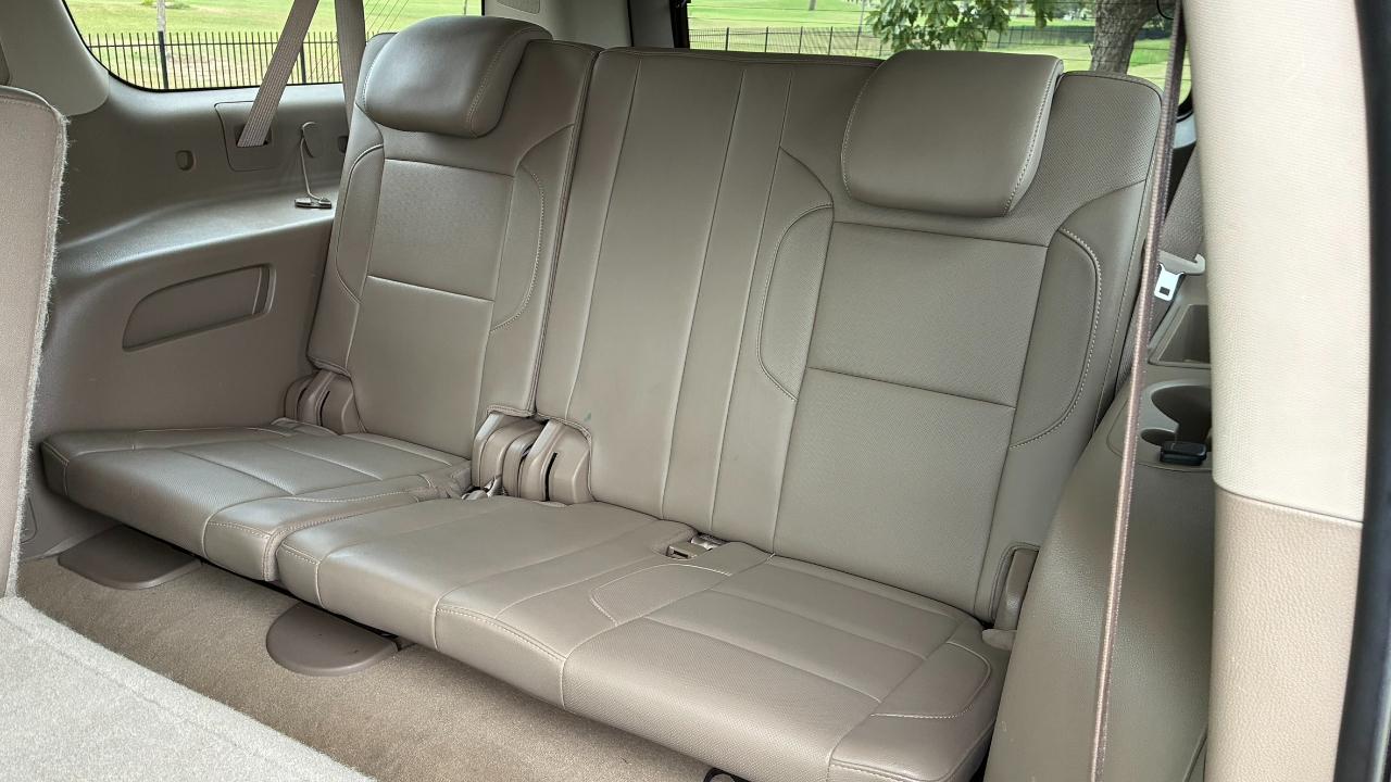 GMC Yukon XL SLT 1/2 Ton 2WD 2015