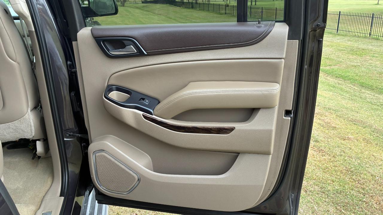 GMC Yukon XL SLT 1/2 Ton 2WD 2015