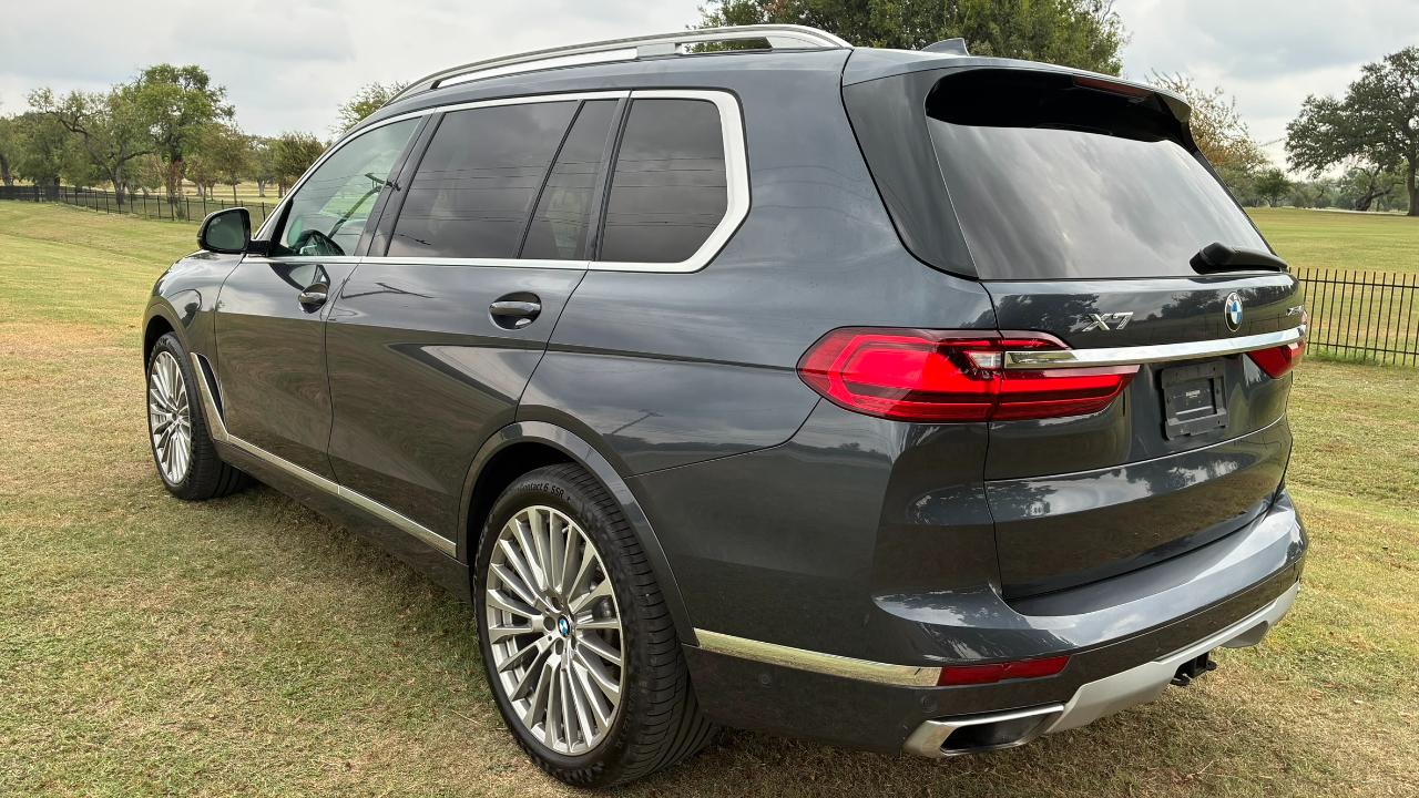 2021 BMW X7