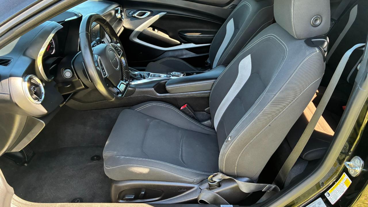 Chevrolet Camaro 1LT Coupe 8A 2018
