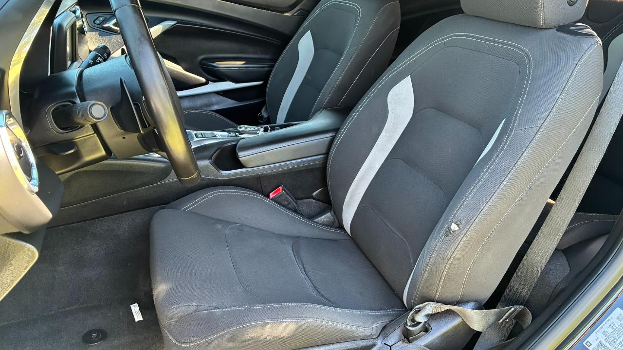 Chevrolet Camaro 1LT Coupe 8A 2018