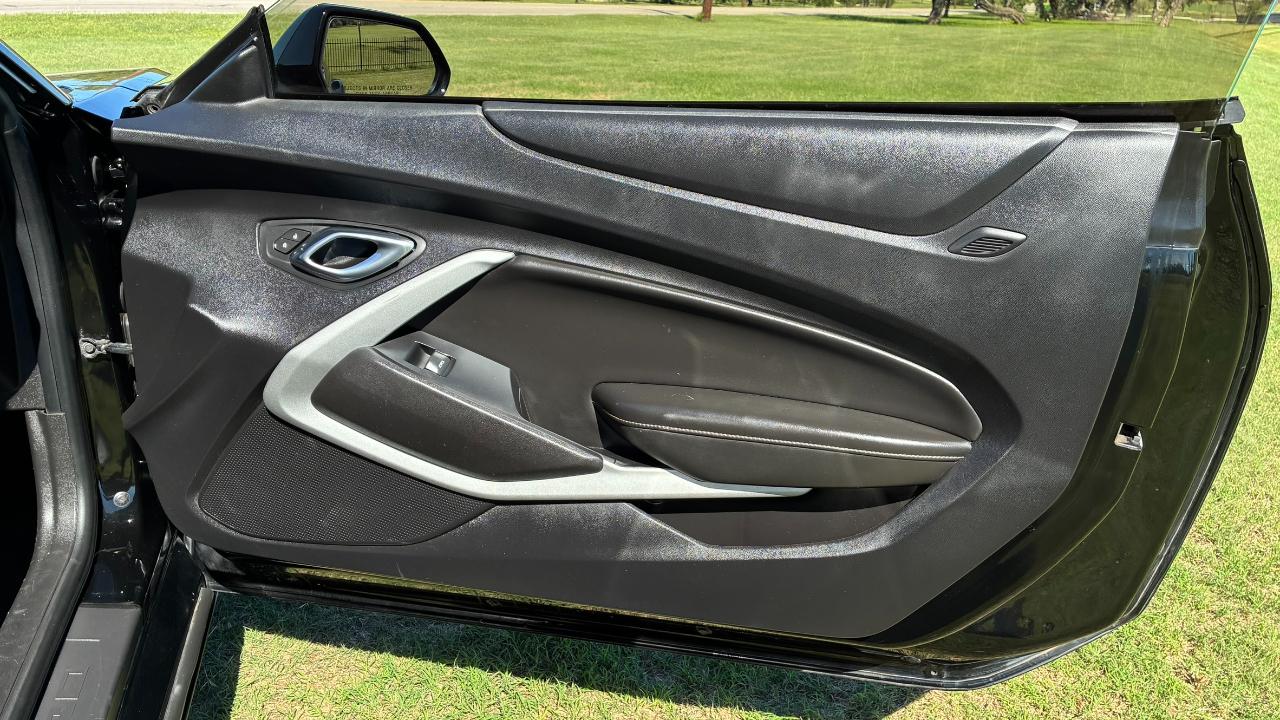 Chevrolet Camaro 1LT Coupe 8A 2018