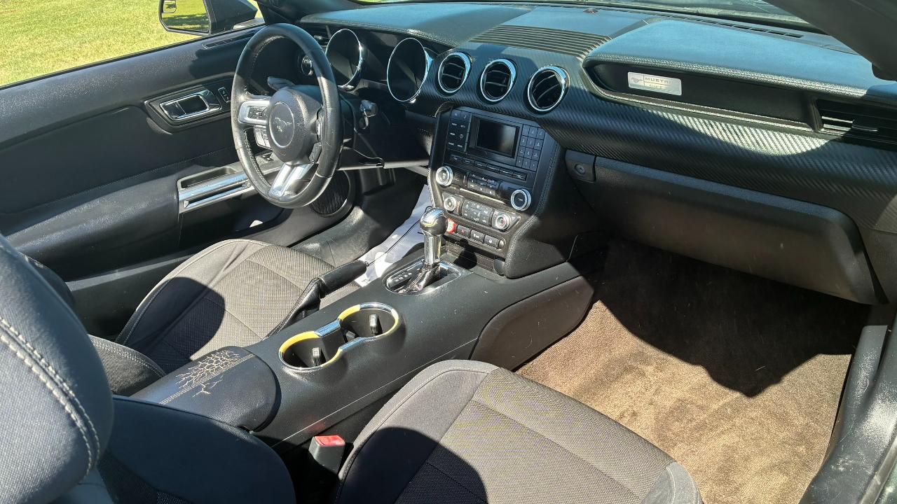 Ford Mustang V6 Convertible 2016