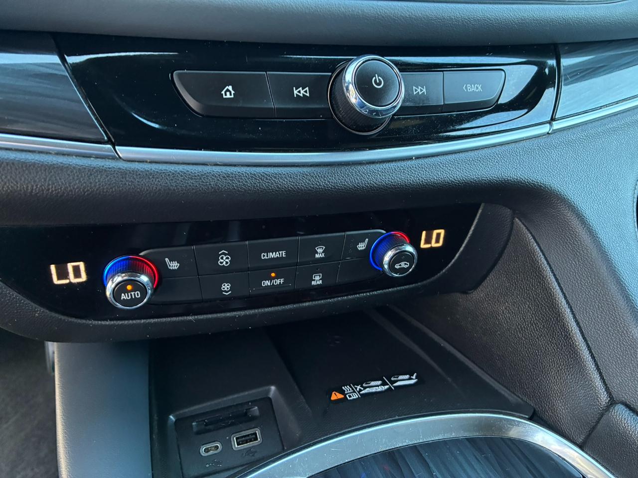 Buick Enclave Essence AWD 2022