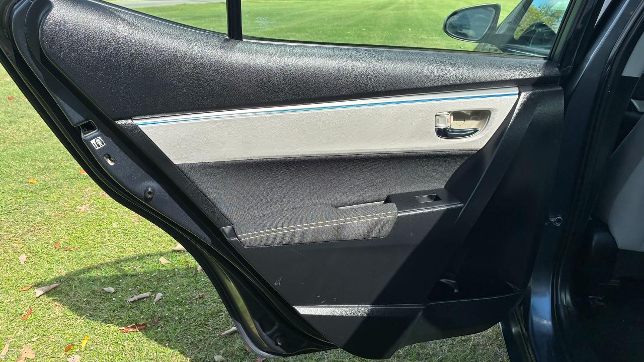Toyota Corolla LE 4D Sedan 2016