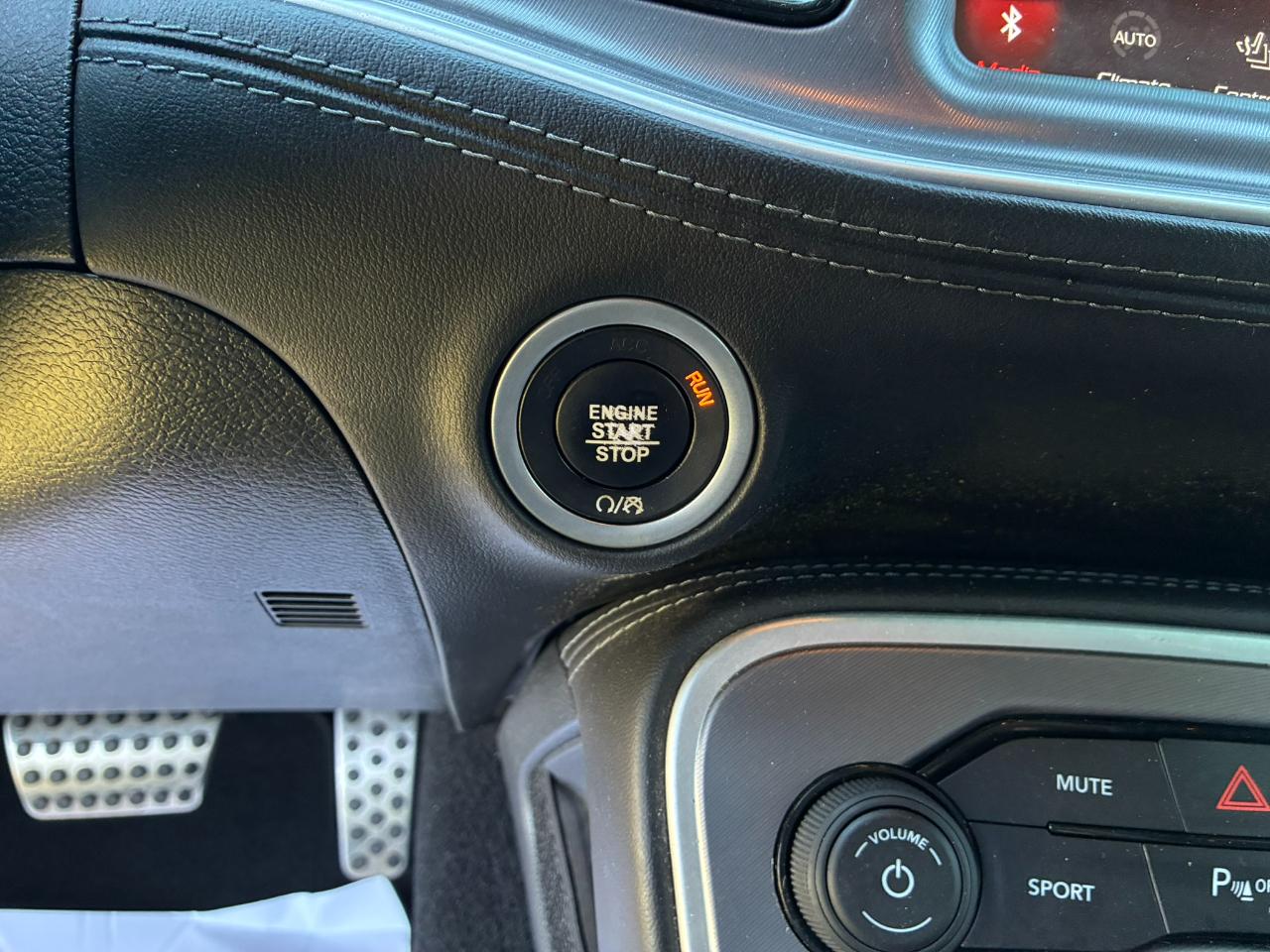Dodge Challenger SXT 2020