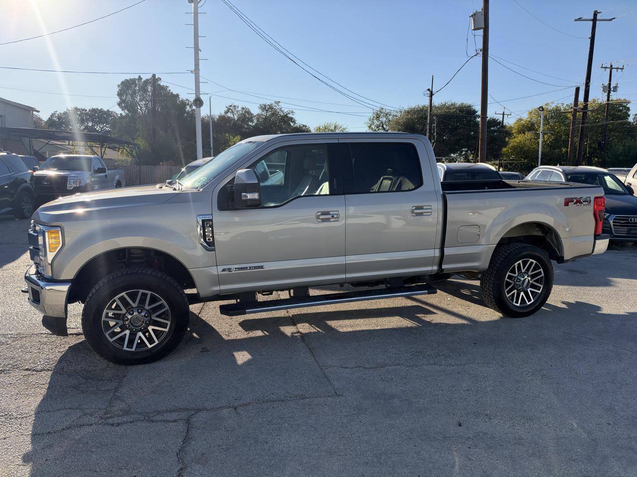 Ford F-250 SD Lariat Crew Cab 4WD 2017
