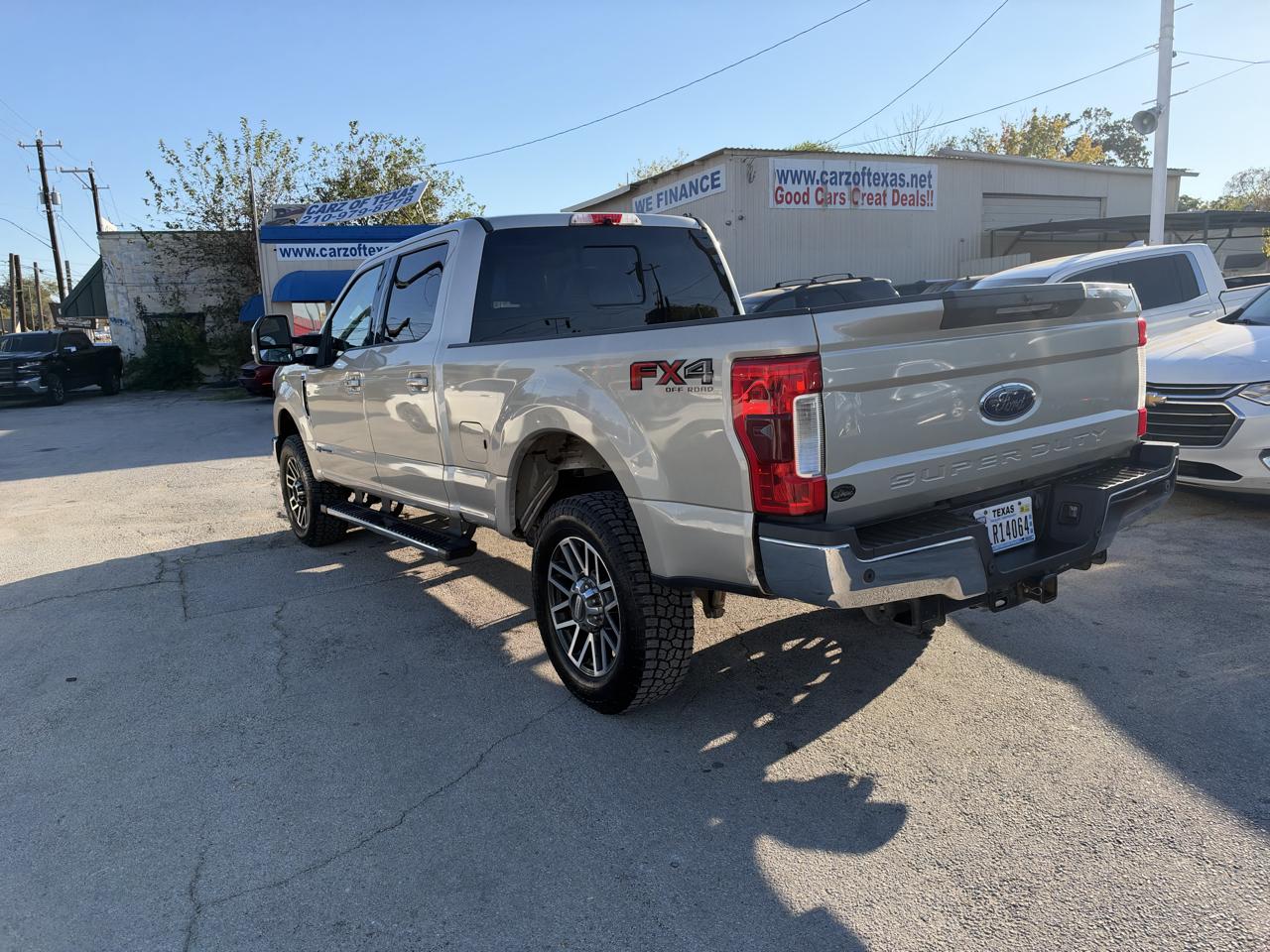 Ford F-250 SD Lariat Crew Cab 4WD 2017