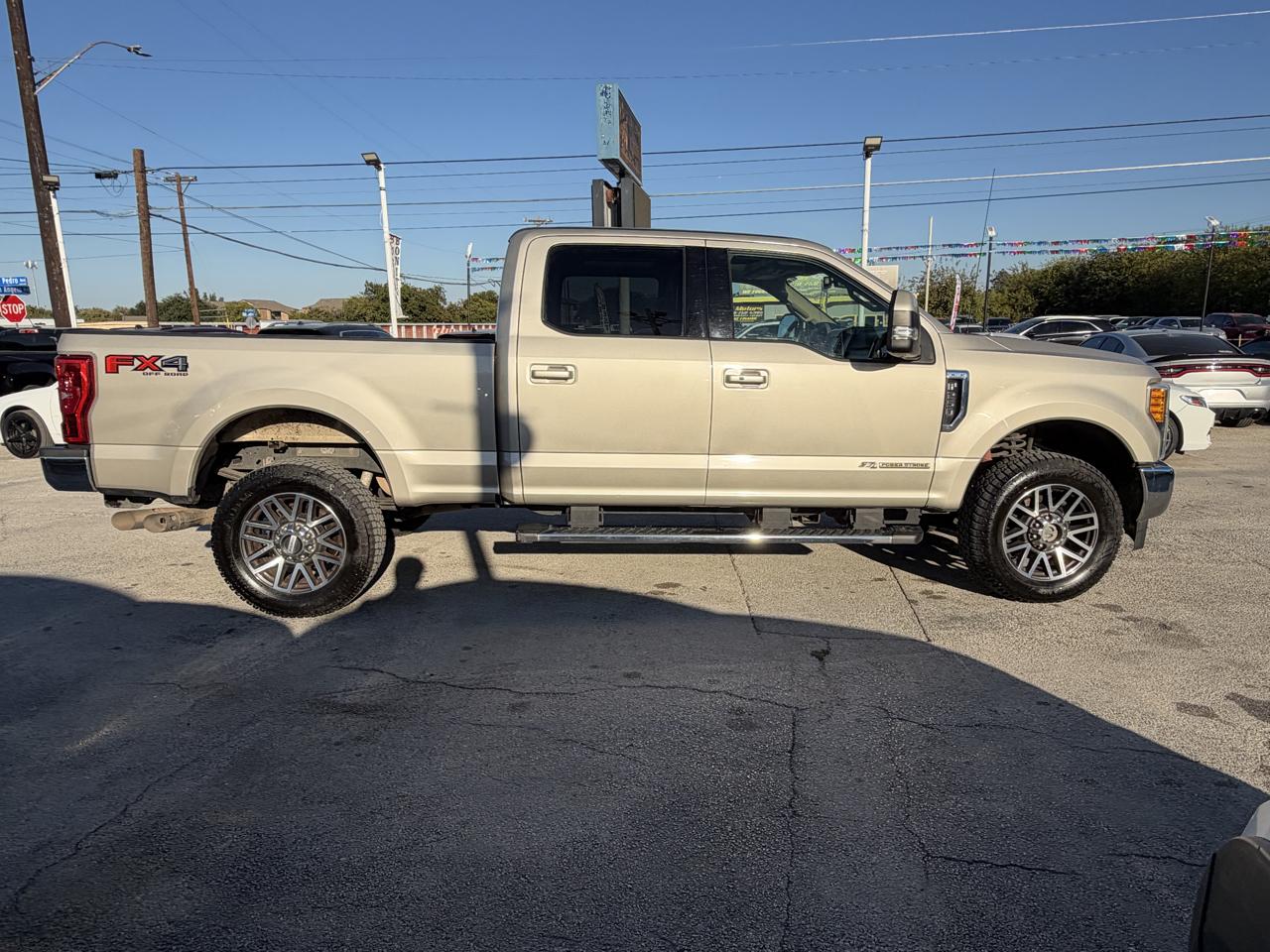 Ford F-250 SD Lariat Crew Cab 4WD 2017
