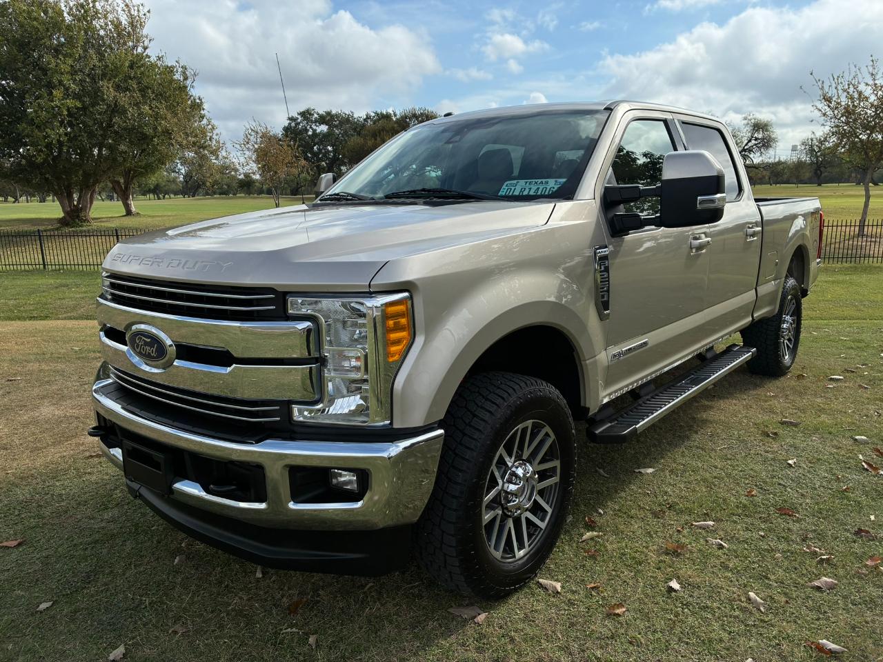 Ford F-250 SD Lariat Crew Cab 4WD 2017