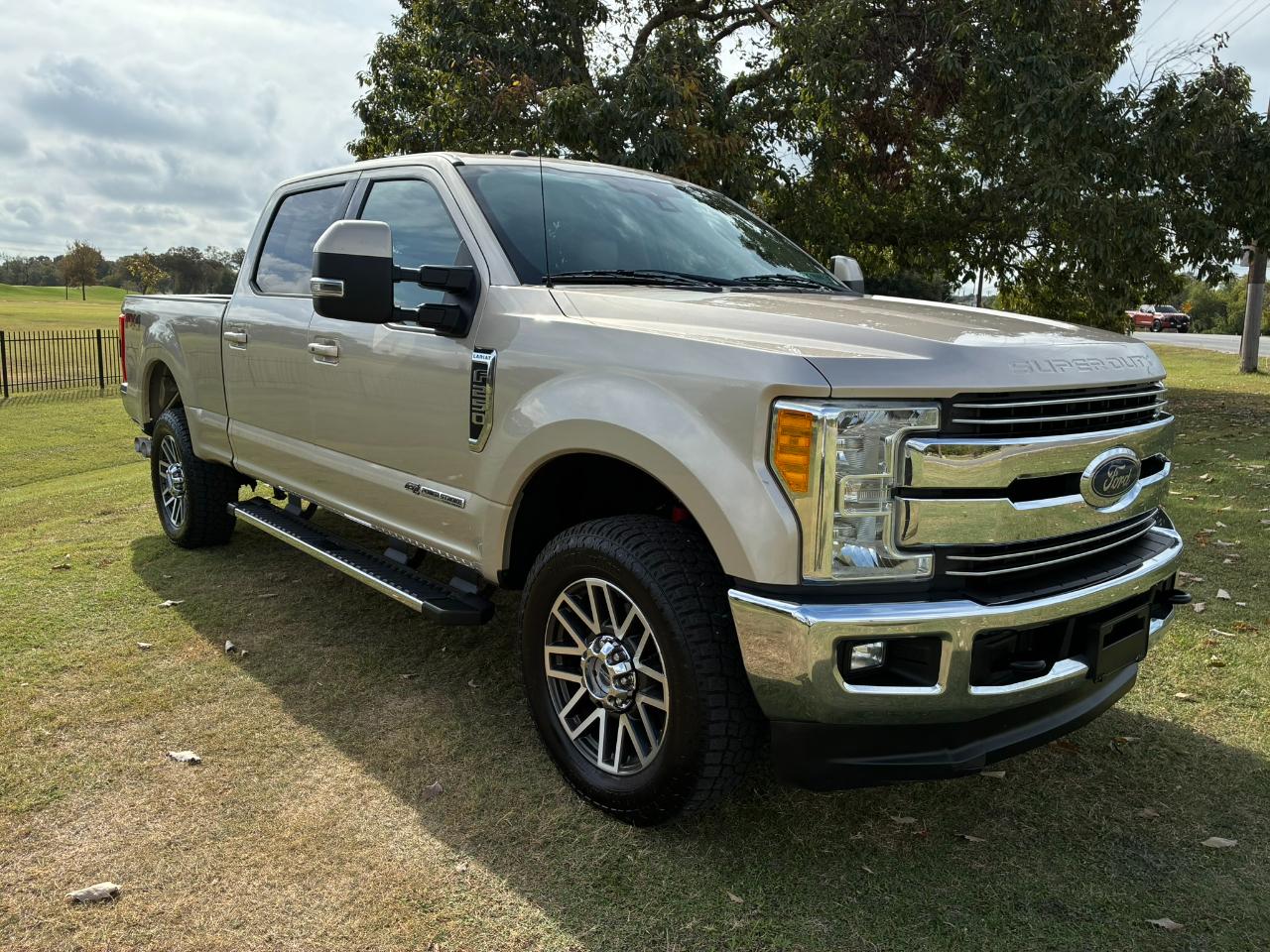 Ford F-250 SD Lariat Crew Cab 4WD 2017