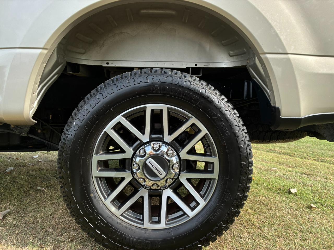 Ford F-250 SD Lariat Crew Cab 4WD 2017