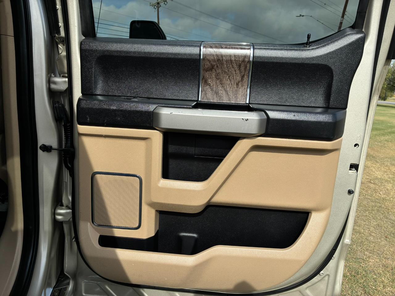 Ford F-250 SD Lariat Crew Cab 4WD 2017