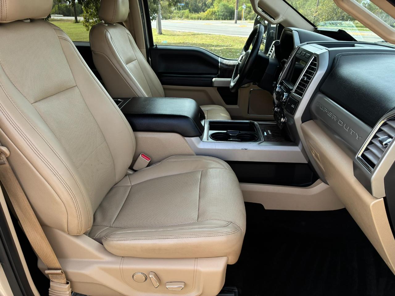 Ford F-250 SD Lariat Crew Cab 4WD 2017