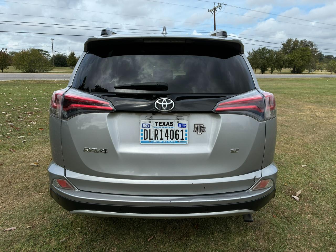 Toyota RAV4 SE FWD 2016