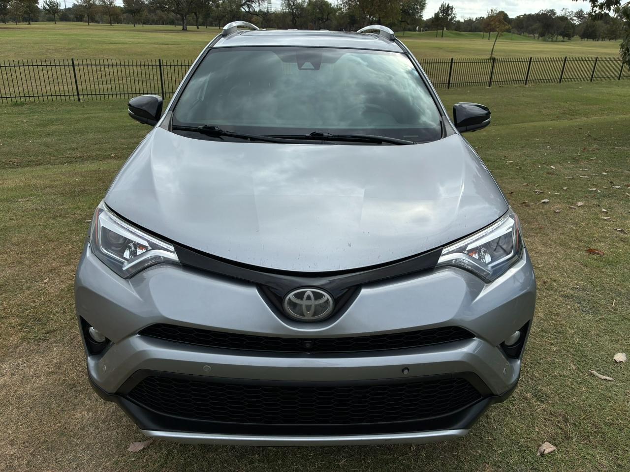 Toyota RAV4 SE FWD 2016