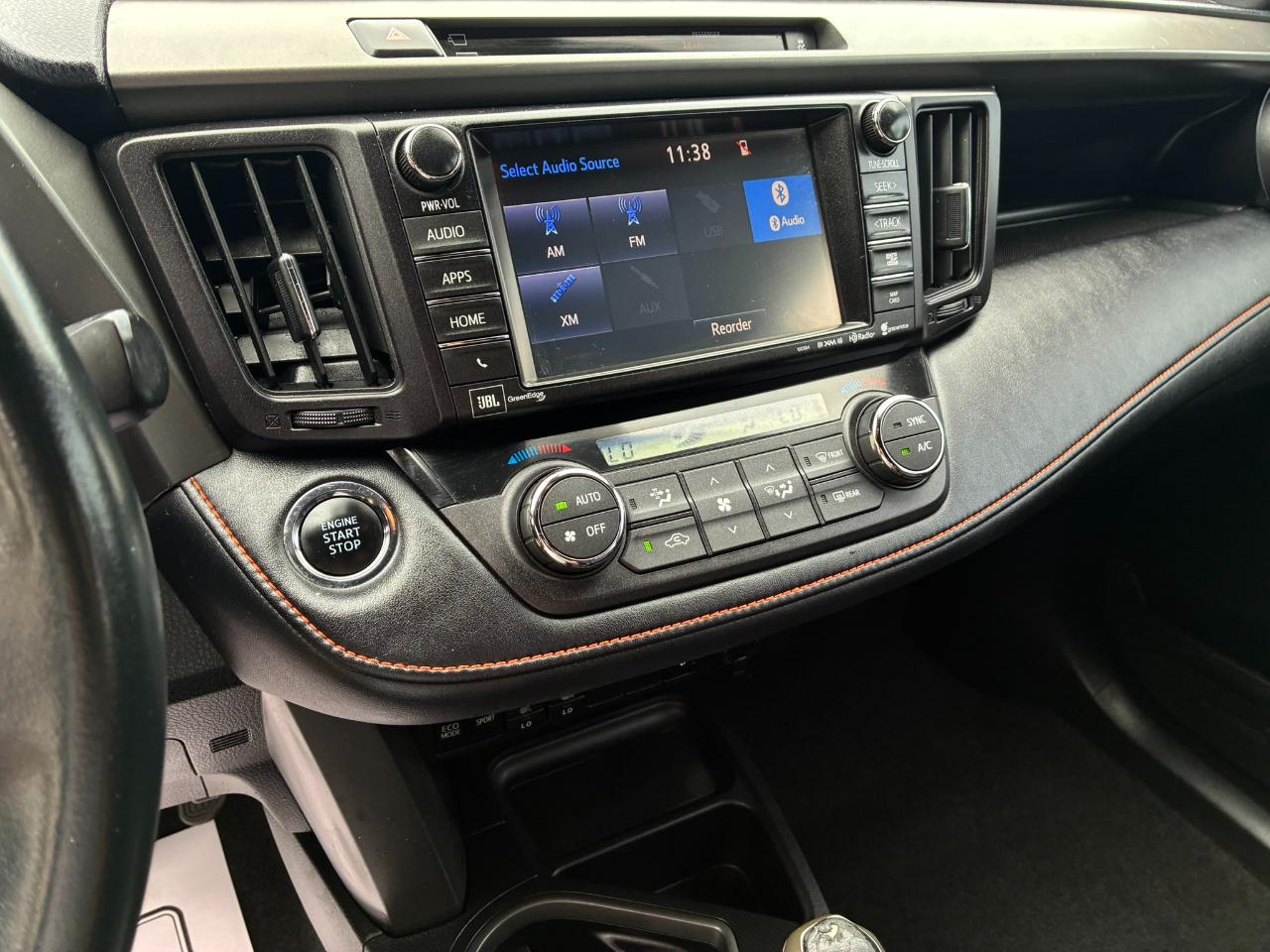 Toyota RAV4 SE FWD 2016