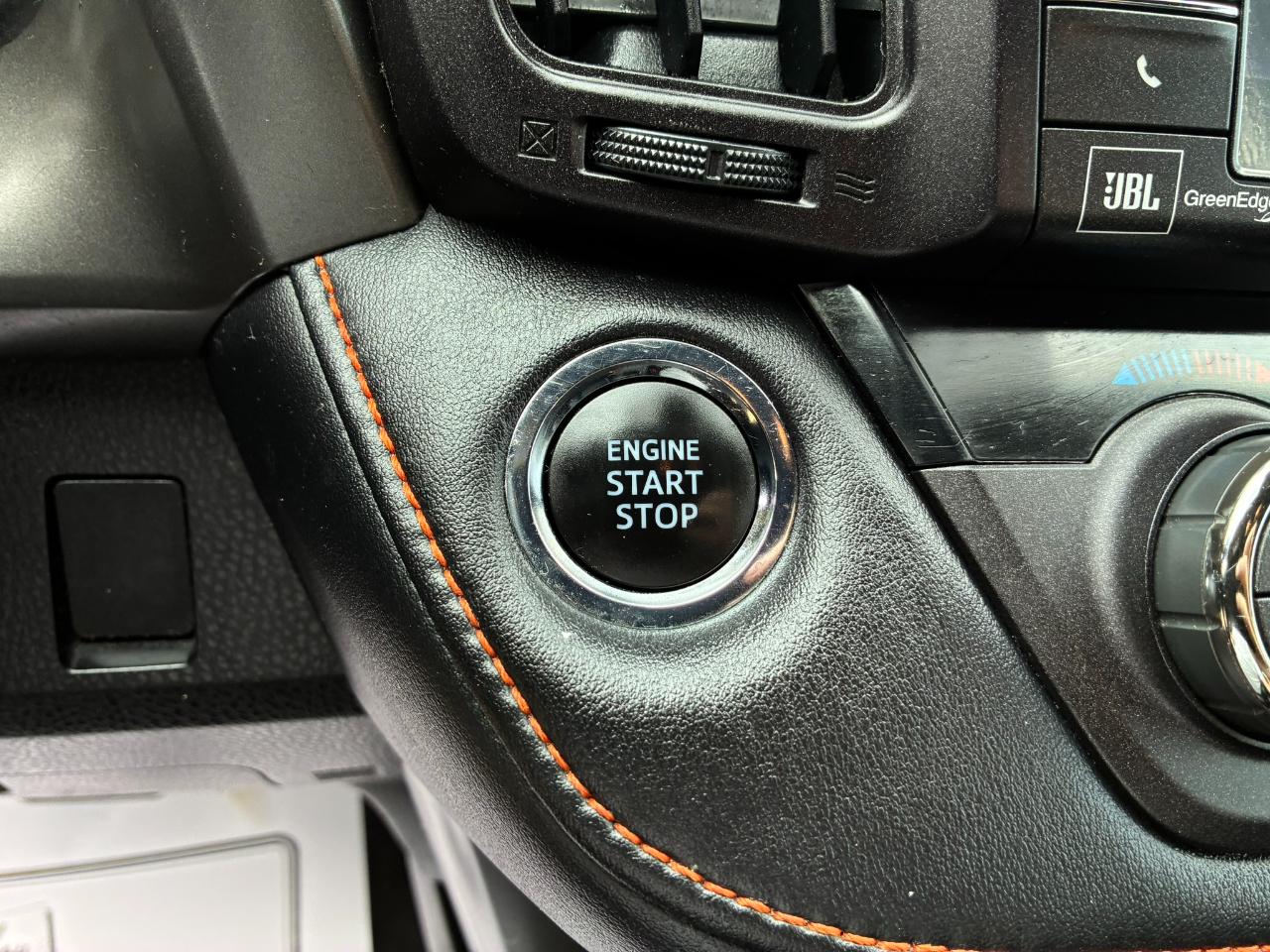 Toyota RAV4 SE FWD 2016