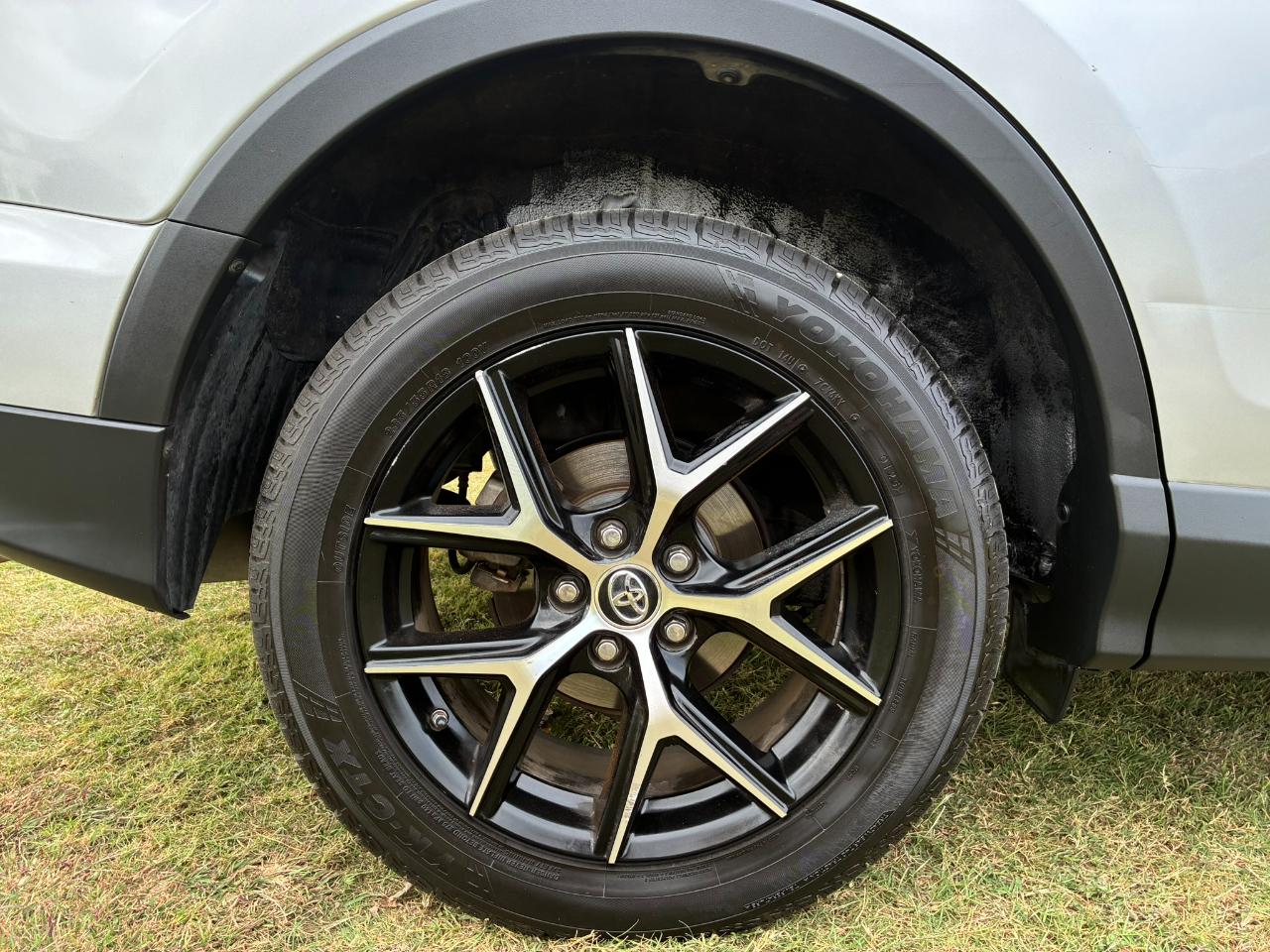Toyota RAV4 SE FWD 2016