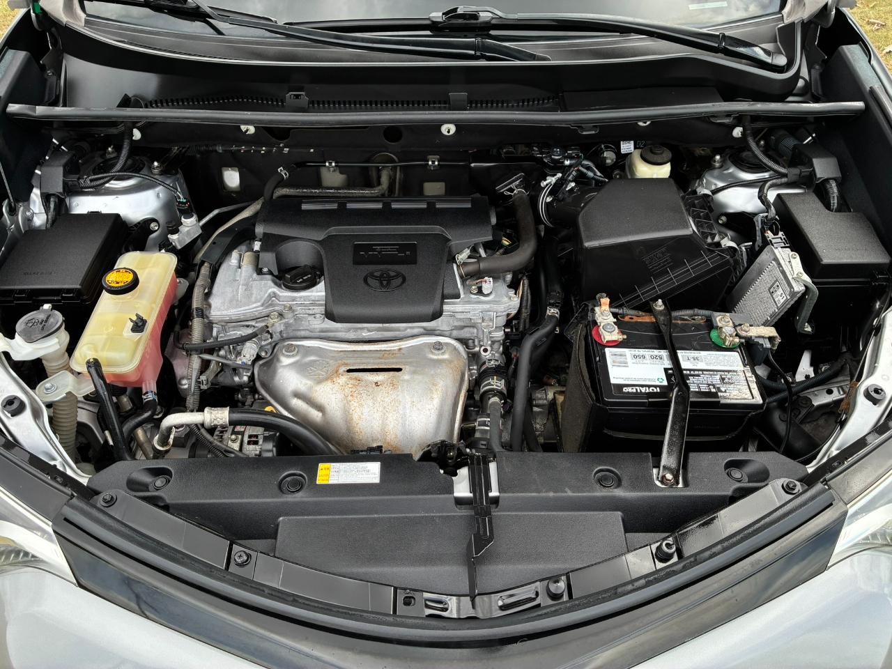 Toyota RAV4 SE FWD 2016