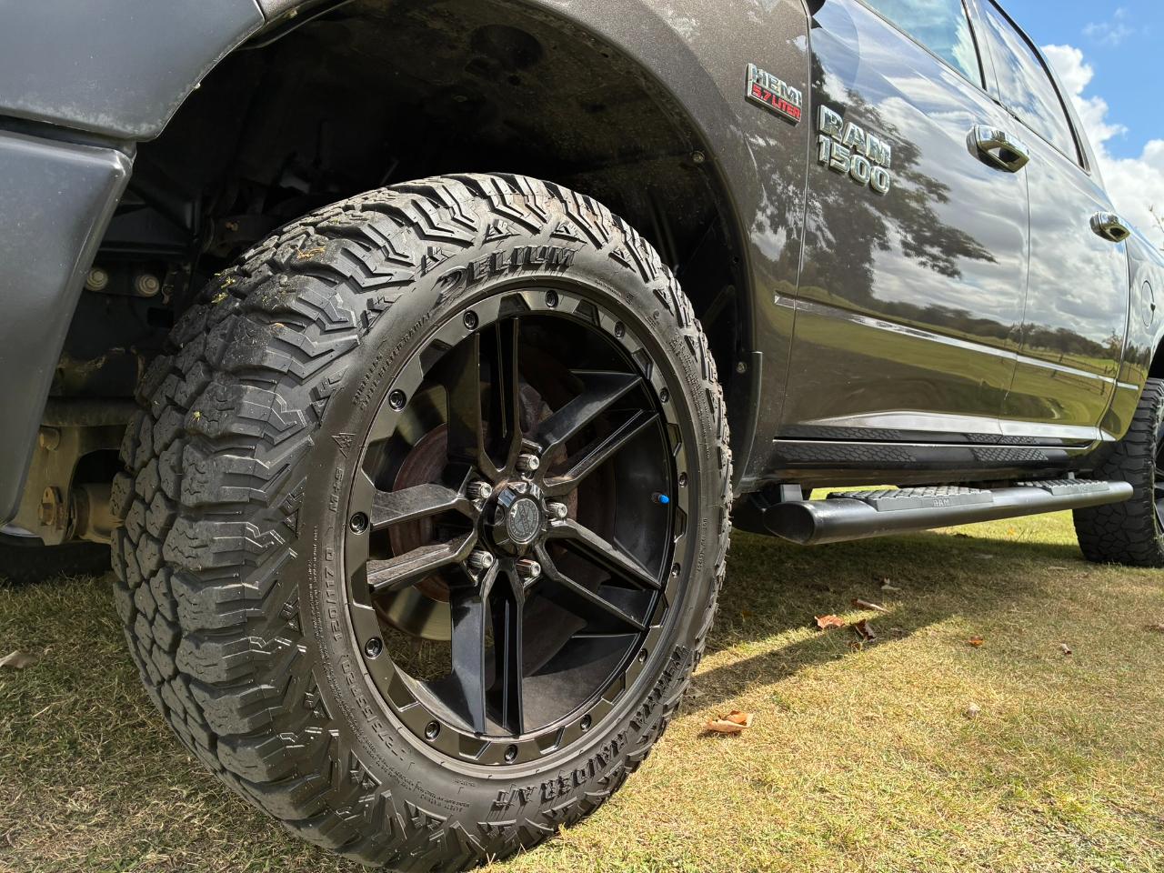 RAM 1500 Tradesman Crew Cab SWB 4WD 2018