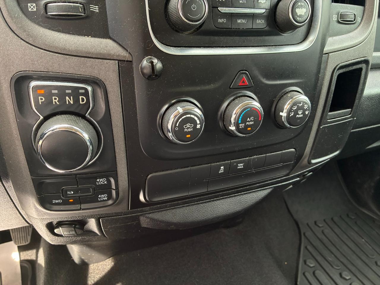 RAM 1500 Tradesman Crew Cab SWB 4WD 2018