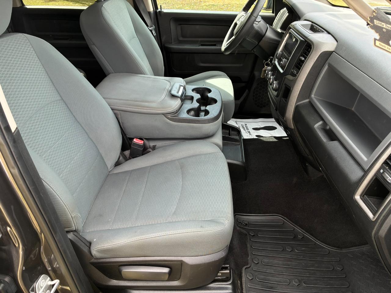 RAM 1500 Tradesman Crew Cab SWB 4WD 2018